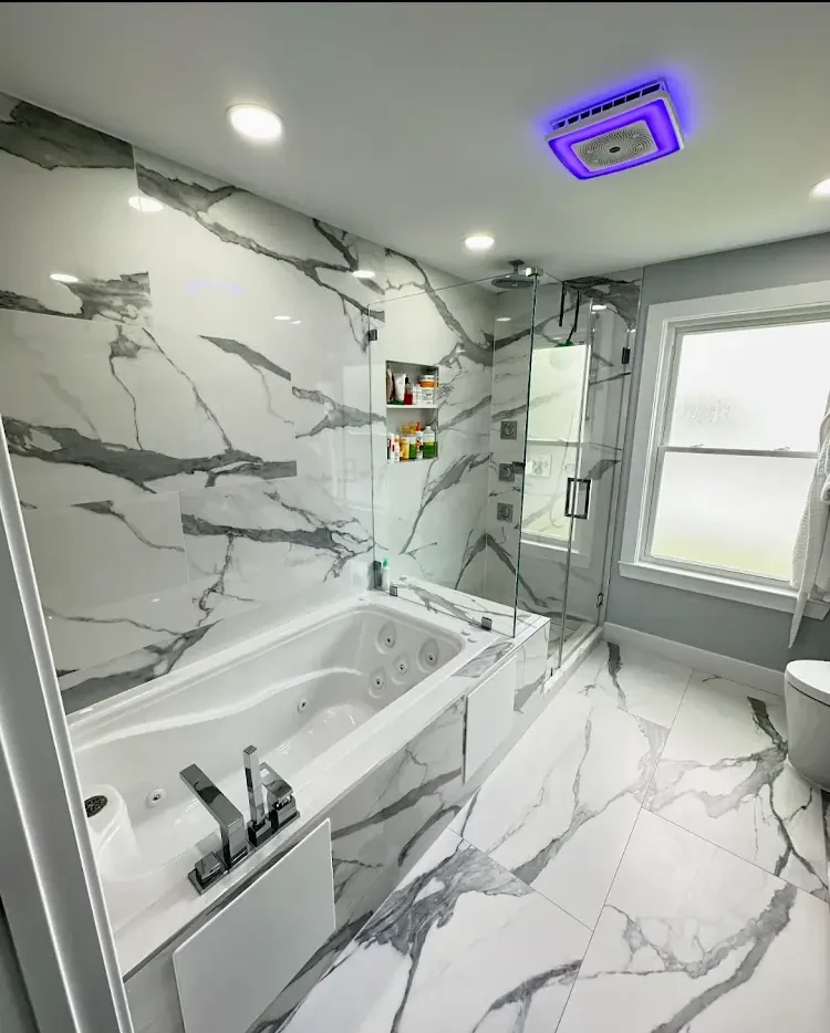 Modern bathroom with marble design.
