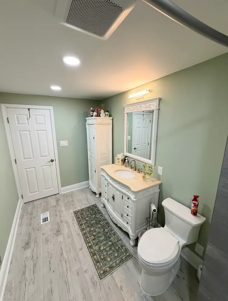 Modern bathroom with elegant fixtures.